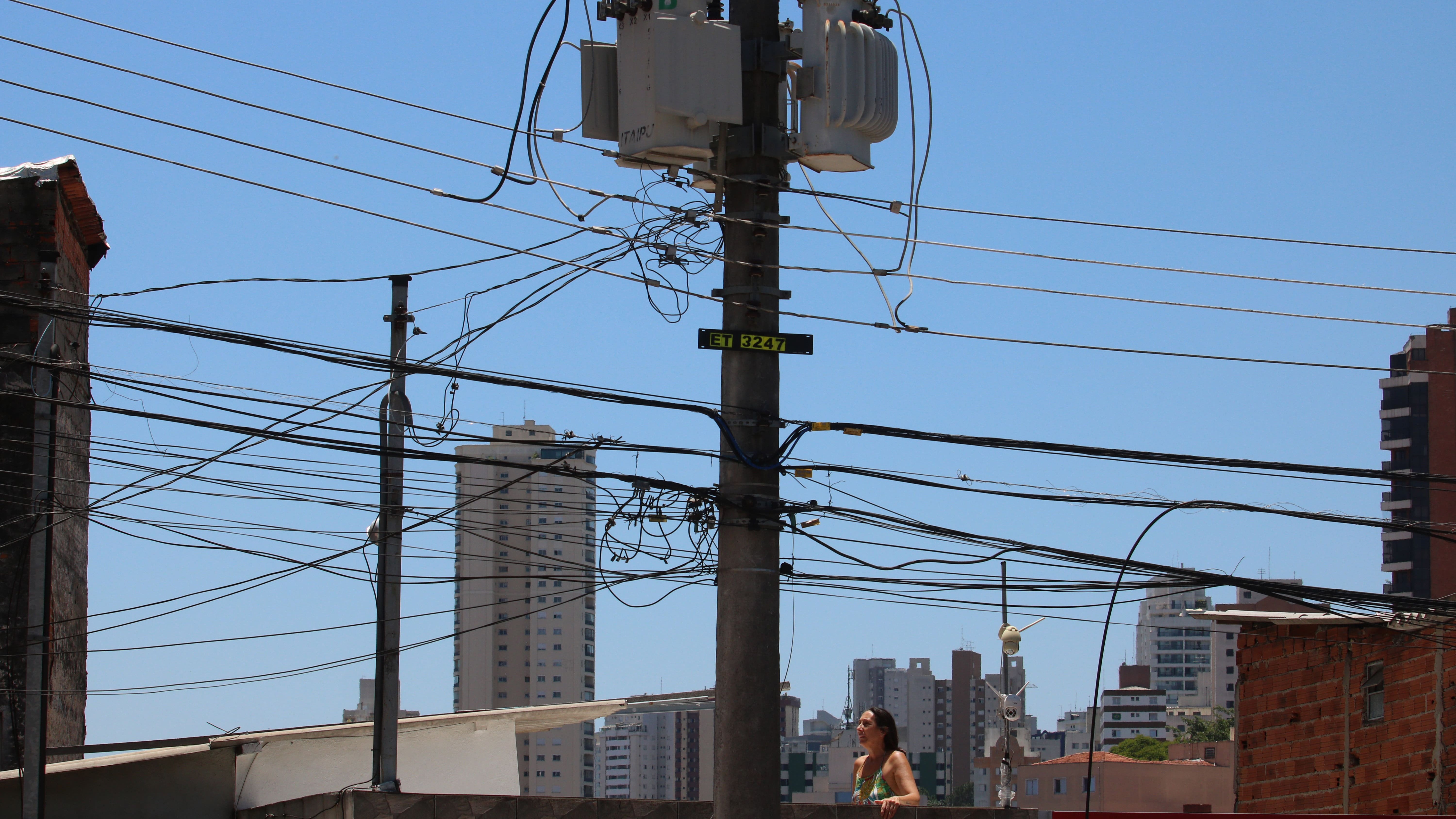 Cerca de 1,3 milhão de clientes da Enel SP seguem sem energia