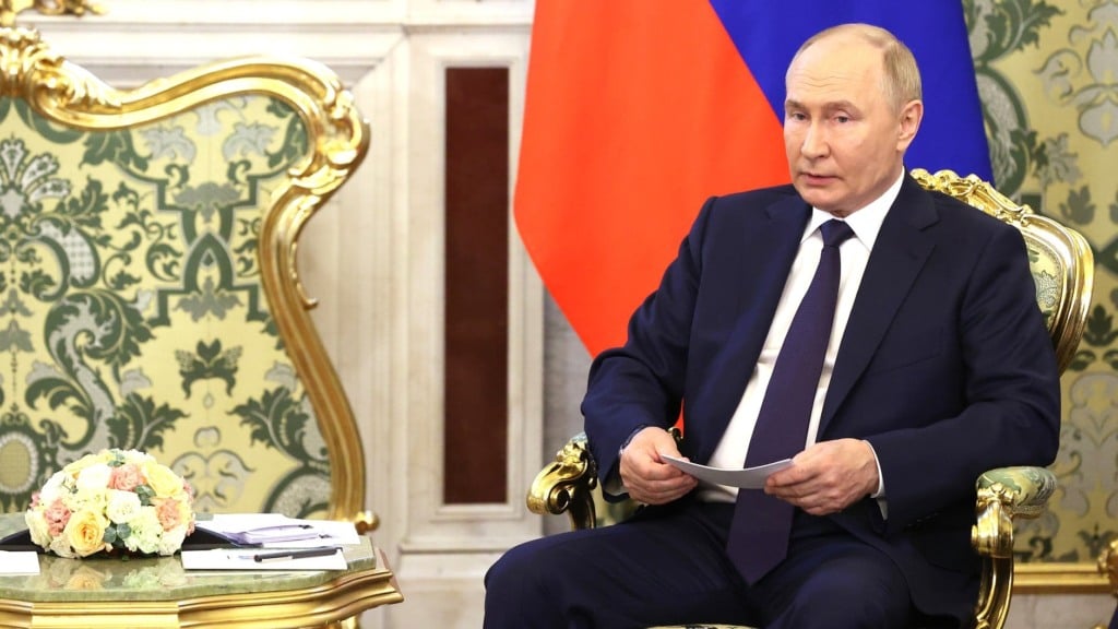 Vladimir Putin durante negociações russo-indianas com o primeiro-ministro da Índia, Narendra Modi, no Kremlin, em 9 de julho de 2024 (Foto Sergey Karpushin/TASS)