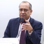 Deputado Max Lemos (PDT/RJ) preside audiência pública na CME sobre proposta de regulação de gasodutos de transporte de transporte da ANP (Foto: Vinicius Loures/Câmara dos Deputados)