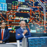 Presidente da República, Luiz Inácio Lula da Silva, durante visita aos testes de energização da Linha de Transmissão Manaus-Boa Vista, conduzidos pelo Operador Nacional do Sistema Elétrico. Setor de Indústrias e Abastecimento Sul, Guará – Brasília (DF).

Foto: Ricardo Stuckert / PR