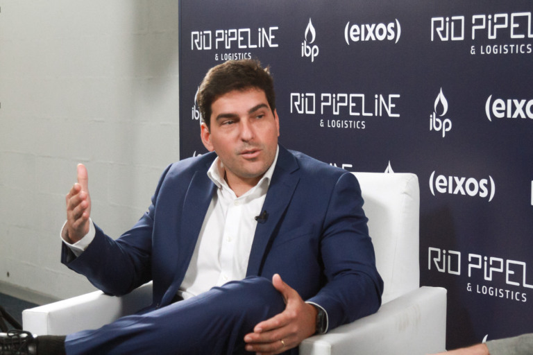 Bruno Ebecken, gerente-executivo de manutenção, integridade e eficiência de cultos e terminais da Transpetro na Rio Pipeline 2025. Marco Sobral, estúdio eixos