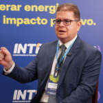 Diogo Pignataro, presidente do Inté, durante entrevista no estúdio eixos no Fórum Nacional Energético, em 16 de setembro de 2025 (Foto agência eixos)
