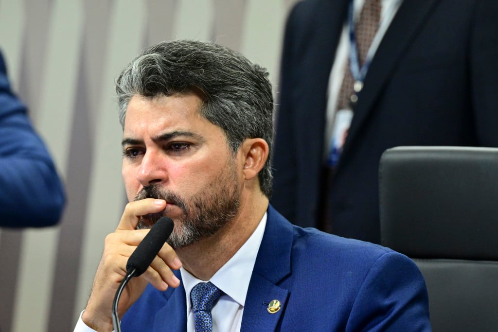 Comissão de Serviços de Infraestrutura (CI) realiza reunião para votar o PL 4.199/2024, que cria o Plano Rios Livres da Amazônia, voltado à conservação e navegabilidade dos rios da Amazônia Legal, o PL 124/2022, sobre redução de tarifas de água e energia em situações de calamidade e requerimentos. Foto: Geraldo Magela/Agência Senado
