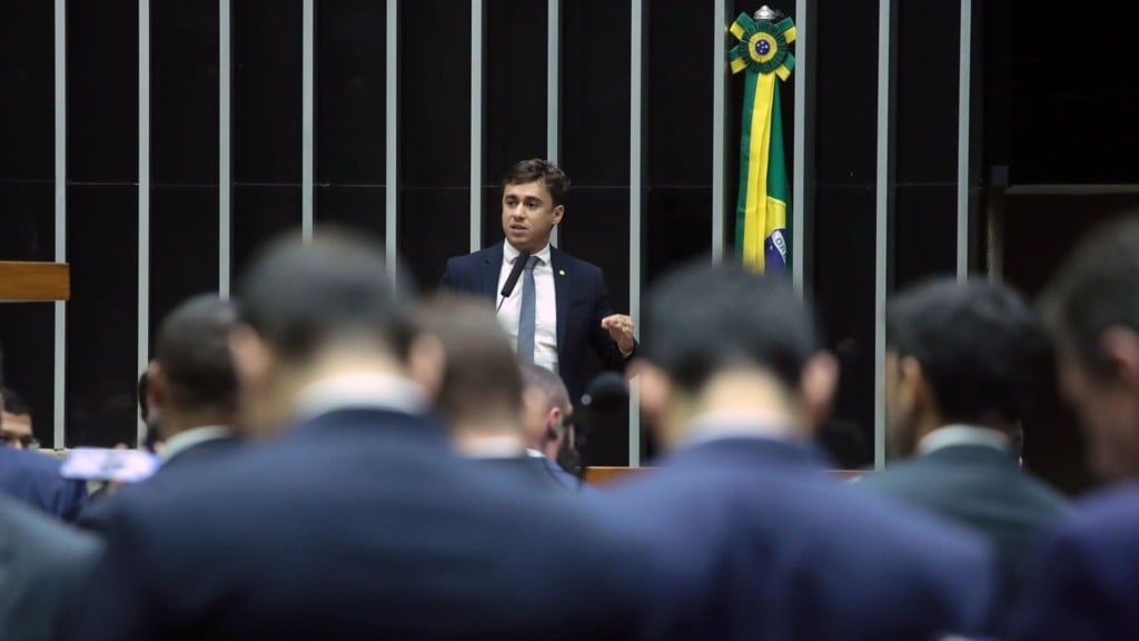 Nikolas Ferreira, à tribuna do plenário da Câmara, durante sessão para discussão e votação de propostas, em 11 de junho de 2025 (Foto Bruno Spada/Câmara dos Deputados)