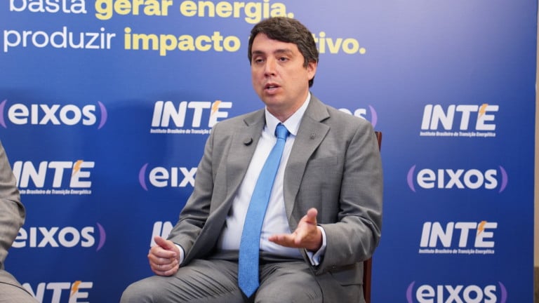 Pietro Mendes, diretor da ANP, em entrevista ao estúdio eixos, durante o Fórum Nacional Energético, em 17 de setembro de 2025 (Foto Eduardo Reis/agência eixos)