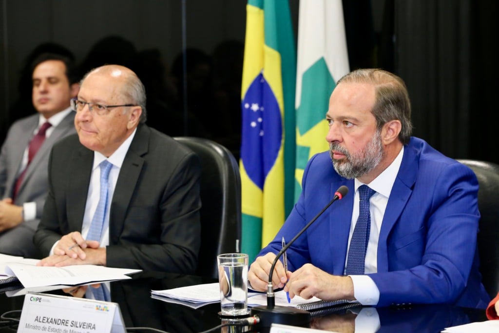 Vice-presidente e ministro do Desenvolvimento, Indústria, Comércio e Serviços, Geraldo Alckmin, e ministro de Minas e Energia, Alexandre Silveira, na reunião do CNPE