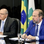 Vice-presidente e ministro do Desenvolvimento, Indústria, Comércio e Serviços, Geraldo Alckmin, e ministro de Minas e Energia, Alexandre Silveira, na reunião do CNPE