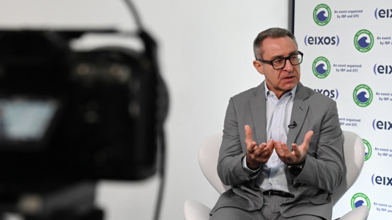 Antônio Guimarães, CEO da Bolsa Brasileira de Gás Natural e Biometano, durante entrevista ao estúdio eixos na OTC Brasil 2025, no Rio, em 29 de outubro (Foto Juliana Rezende/agência eixos) Antônio Guimarães, CEO da Bolsa Brasileira de Gás Natural e Biometano, durante entrevista ao estúdio eixos na OTC Brasil 2025, no Rio, em 29 de outubro (Foto Juliana Rezende/agência eixos)