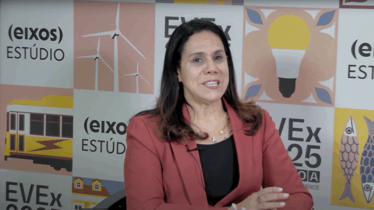Captura de tela da entrevista da chair do Women in Energy no Cigre International, Solange David, ao estúdio eixos durante a EVEx Lisboa 2025, em 8 de outubro de 2025 (Foto Reprodução eixos)