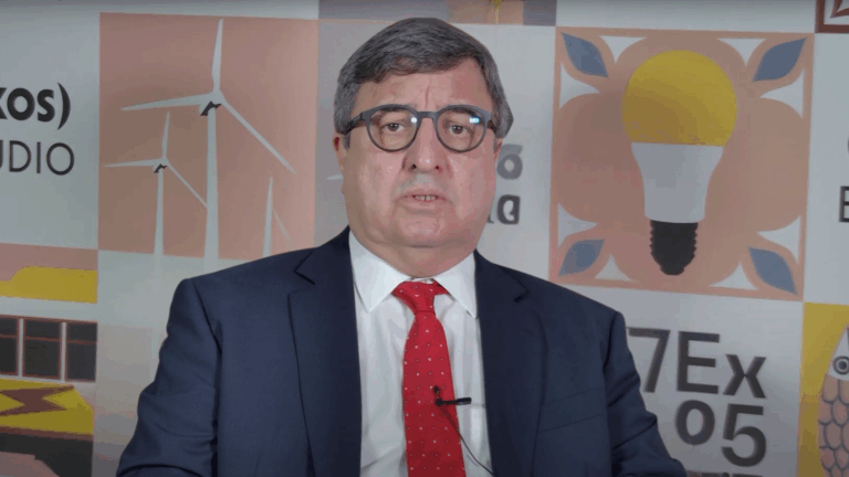 Captura de tela da entrevista de Danilo Forte ao estúdio eixos durante a EVEX Lisboa 2025, em 7 de outubro de 2025 (Foto Reprodução eixos) Captura de tela da entrevista de Danilo Forte ao estúdio eixos durante a EVEX Lisboa 2025, em 7 de outubro de 2025 (Foto Reprodução eixos)