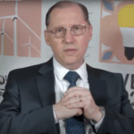 Captura de tela da entrevista do CEO da Cemig, Reynaldo Passanezi, ao estúdio eixos durante a EVEX Lisboa 2025, em 7 de outubro de 2025 (Foto Reprodução eixos)