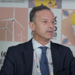 Captura de tela da entrevista do presidente da ENSE, Alexandre Fernandes, ao estúdio eixos durante a EVEX Lisboa 2025, em 7 de outubro de 2025 (Foto Reprodução eixos)