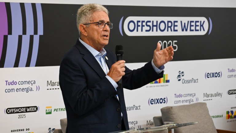 Diretor de Exploração e Produção do IBP, Claudio Nunes, durante a abertura da offshore week 2025, no Rio, em 21 de outubro de 2025 (Foto agência eixos)