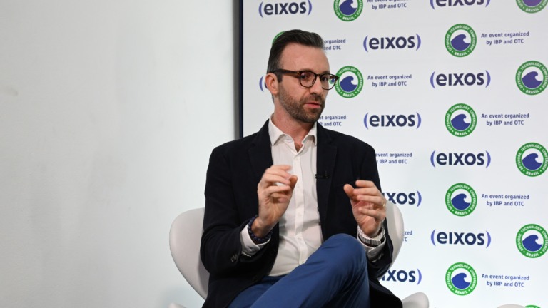 Felipe Baldissera, CEO da Shape Digital, durante entrevista ao estúdio eixos na OTC Brasil 2025, no Rio, em 29 de outubro (Foto Juliana Rezende/agência eixos)