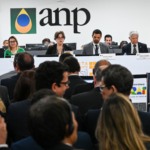 Heloise Costa, presidente da CEL, iniciando o leilão da 3º Ciclo da OPP, em 22 de outubro de 2025 (Foto Juliana Rezende/agência eixos)