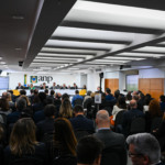 Heloise Costa, presidente da CEL, iniciando o leilão da 3º Ciclo da OPP, em 22 de outubro de 2025 (Foto Juliana Rezende/agência eixos)