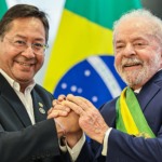 Lula recebe os cumprimentos do presidente da Bolívia, Luis Arce, no Palácio do Planalto (DF), durante a posse em 1º de janeiro de 2023 (Foto Ricardo Stuckert/PR)