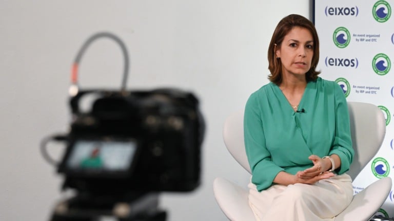 Melissa Fernandez, gerente de Inovação e Tecnologia do IBP, durante entrevista ao estúdio eixos na OTC Brasil 2025, no Rio, em 29 de outubro (Foto Juliana Rezende/agência eixos) Melissa Fernandez, gerente de Inovação e Tecnologia do IBP, durante entrevista ao estúdio eixos na OTC Brasil 2025, no Rio, em 29 de outubro (Foto Juliana Rezende/agência eixos)