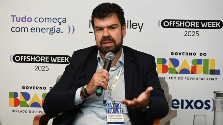Prefeito de Macaé, Welberth Rezende, durante painel na offshore week 2025, no Rio, em 21 de outubro de 2025 (Foto agência eixos)
