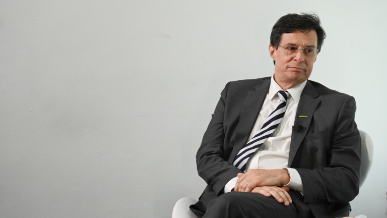 Telmo Ghiorzi, presidente da Abespetro, durante entrevista ao estúdio eixos na OTC Brasil 2025, no Rio, em 28 de outubro de 2025 (Foto Juliana Rezende/agência eixos) Telmo Ghiorzi, presidente da Abespetro, durante entrevista ao estúdio eixos na OTC Brasil 2025, no Rio, em 28 de outubro de 2025 (Foto Juliana Rezende/agência eixos)