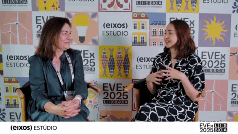 Presidente do LNEG, Teresa Ponce de Leão, concede entrevista exclusiva ao estúdio eixos durante a EVEX Lisboa 2025, em 7 de outubro de 2025