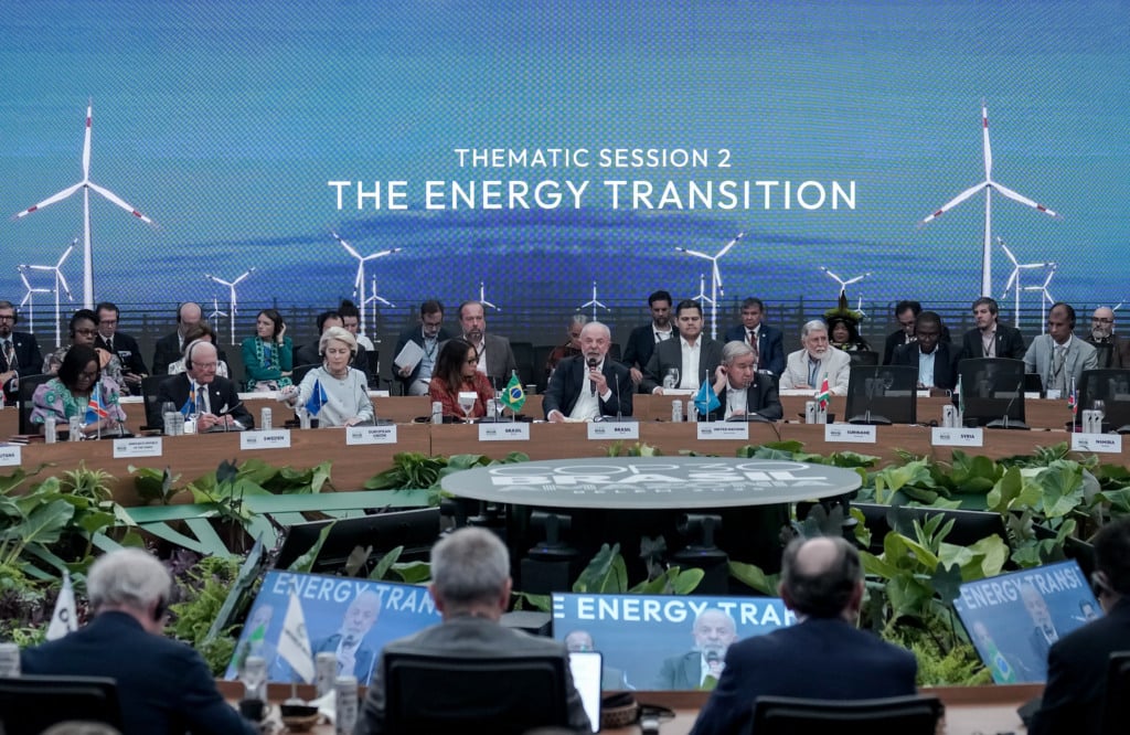 Belém PA - 07.11.2025 - COP30 Belém - Mesa Redonda de Líderes. Reunião de Transição Energética, na Cúpula do Clima, que reune liderenças mundiais para discutir os principais desafios e compromissos no enfrentamento da mudança do clima. Foto: Rafa Neddermeyer/COP30 Brasil Amazônia/PR Belém PA - 07.11.2025 - COP30 Belém - Mesa Redonda de Líderes. Reunião de Transição Energética, na Cúpula do Clima, que reune liderenças mundiais para discutir os principais desafios e compromissos no enfrentamento da mudança do clima. Foto: Rafa Neddermeyer/COP30 Brasil Amazônia/PR