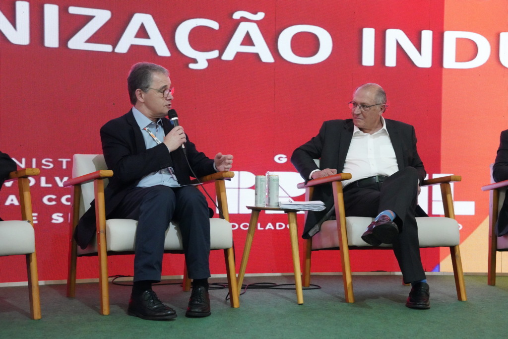 Vice-presidente e ministro do MDIC, Geraldo Alckmin, durante lançamento da publicação “Elementos para uma estratégia Nacional de Descarbonização Industrial (Endi)" (Foto: Cadu Gomes/VPR) Vice-presidente e ministro do MDIC, Geraldo Alckmin, durante lançamento da publicação “Elementos para uma estratégia Nacional de Descarbonização Industrial (Endi)" (Foto: Cadu Gomes/VPR)