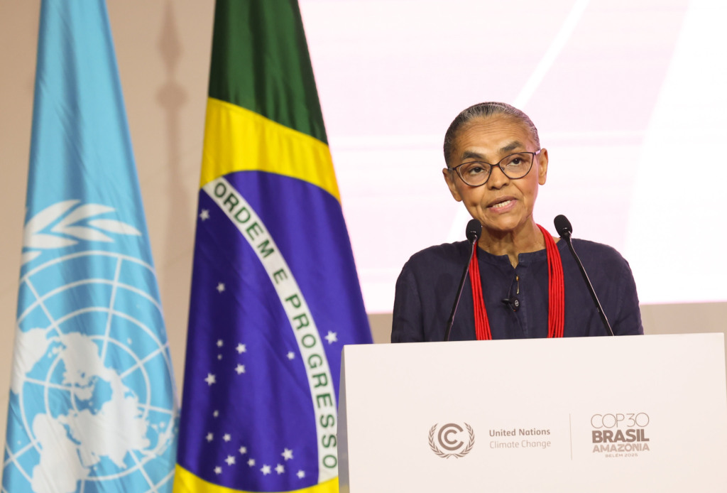18.11.2025 - Belém - Ministra do Meio Ambiente e Mudança do Clima, Marina Silva, representa o Brasil no segmento de alto nível da COP30. O discurso ocorre na Plenária Amazonas durante a 30ª Conferência das Partes (COP30). Foto de Aline Massuca/COP30 18.11.2025 - Belém - Ministra do Meio Ambiente e Mudança do Clima, Marina Silva, representa o Brasil no segmento de alto nível da COP30. O discurso ocorre na Plenária Amazonas durante a 30ª Conferência das Partes (COP30). Foto de Aline Massuca/COP30