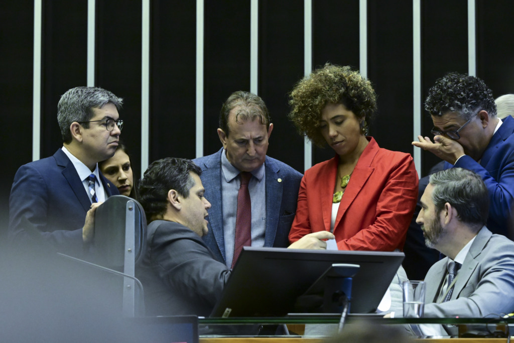 Plenário da Câmara dos Deputados durante sessão conjunta do Congresso Nacional destinada à deliberação dos vetos à lei do licenciamento ambiental (Foto: Geraldo Magela/Agência Senado)