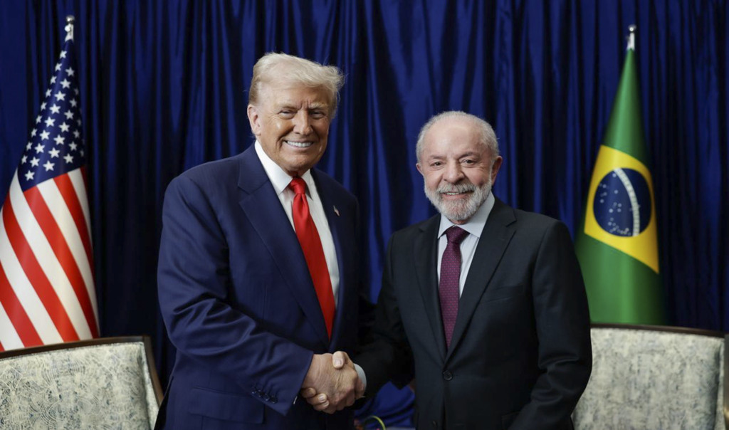 Presidente Lula e o presidente dos EUA, Donald Trump, durante o 47ª Cúpula da Associação de Nações do Sudeste Asiático (Asean) em Kuala Lampur, Malásia (Foto: Ricardo Stuckert/PR) Presidente Lula e o presidente dos EUA, Donald Trump, durante o 47ª Cúpula da Associação de Nações do Sudeste Asiático (Asean) em Kuala Lampur, Malásia (Foto: Ricardo Stuckert/PR)