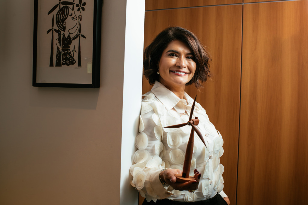 Presidente da Abeeólica, Elbia Gannoum, buscará soluções alternativas para reequilibrar o setor. Foto: Divulgação/Abeeólica Presidente da Abeeólica, Elbia Gannoum, buscará soluções alternativas para reequilibrar o setor. Foto: Divulgação/Abeeólica