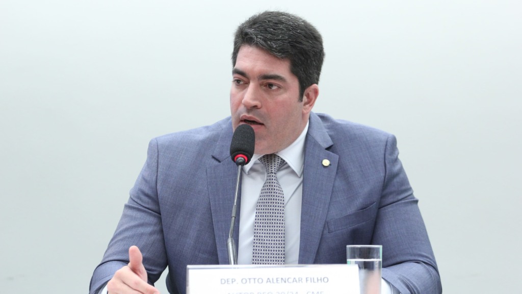 Otto Alencar Filho, à mesa, durante audiência para debater Programa Emergencial para a Fabricação da Amônia e Ureia, em 21 de maio de 2024 (Foto Vinicius Loures/Câmara dos Deputados) Otto Alencar Filho, à mesa, durante audiência para debater Programa Emergencial para a Fabricação da Amônia e Ureia, em 21 de maio de 2024 (Foto Vinicius Loures/Câmara dos Deputados)