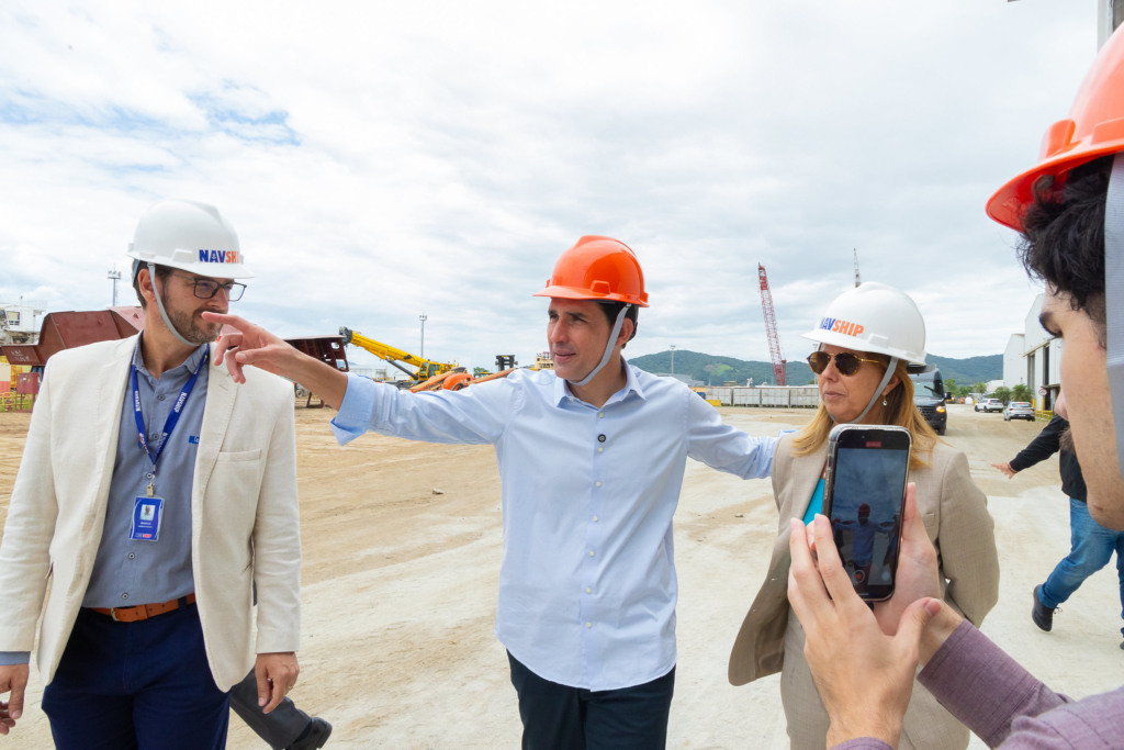 O ministro de Portos e Aeroportos, Silvio Costa Filho, durante cerimônia de anúncio do financiamento do BNDES (Foto: Vosmar Rosa) O ministro de Portos e Aeroportos, Silvio Costa Filho, durante cerimônia de anúncio do financiamento do BNDES (Foto: Vosmar Rosa)