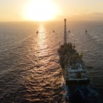 Chegada do FPSO P-78 no campo de B&uacute;zios, com capacidade de produ&ccedil;&atilde;o de 180 mil barris de &oacute;leo por dia, al&eacute;m de comprimir 7,2 milh&otilde;es de m&sup3; de g&aacute;s di&aacute;rios (Foto Ag&ecirc;ncia Petrobras)