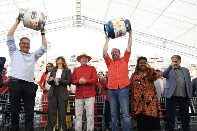 Anúncio do programa Gás do povo - Aglomerado da Serra/BH. Foto Ricardo Botelho/MME