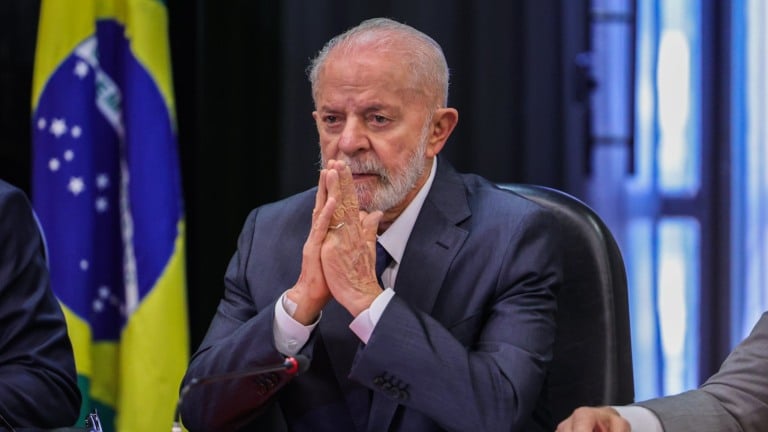 Lula zera PIS/Cofins sobre diesel anuncia pacote para reduzir preço do combustível