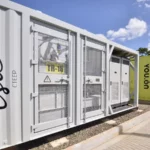 M&oacute;dulos de grande porte do primeiro projeto de armazenamento de energia em baterias em larga escala no sistema de transmiss&atilde;o brasileiro, operado pela ISA Energia Brasil (Foto Divulga&ccedil;&atilde;o)