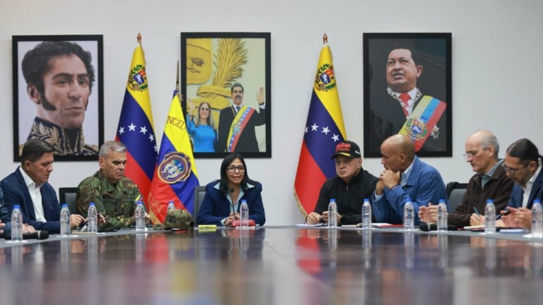 Presidente interina da Venezuela, Delcy Rodríguez, reafirma o compromisso com a paz, a igualdade soberana e a não interferência externa, em Caracas, em 4 de janeiro de 2026 (Foto @delcyrodriguezv/Instagram)