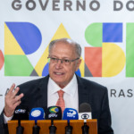 O vice-presidente e ministro, Geraldo Alckmin (PSB), comentou a decis&atilde;o da Suprema Corte dos EUA sobre o tarifa&ccedil;o. Foto: J&uacute;lio C&eacute;sar Silva/MDIC