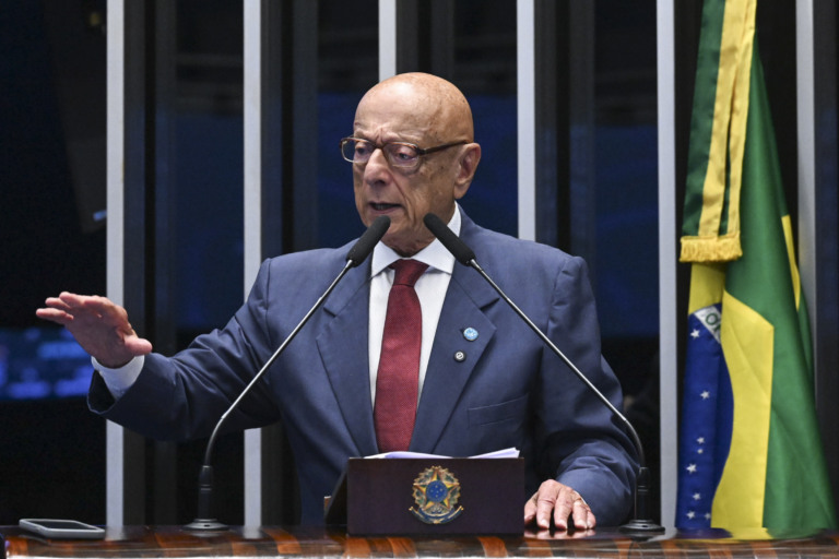 Em discurso, à tribuna, senador Esperidião Amin (PP-SC). Foto: Carlos Moura/Agência Senado