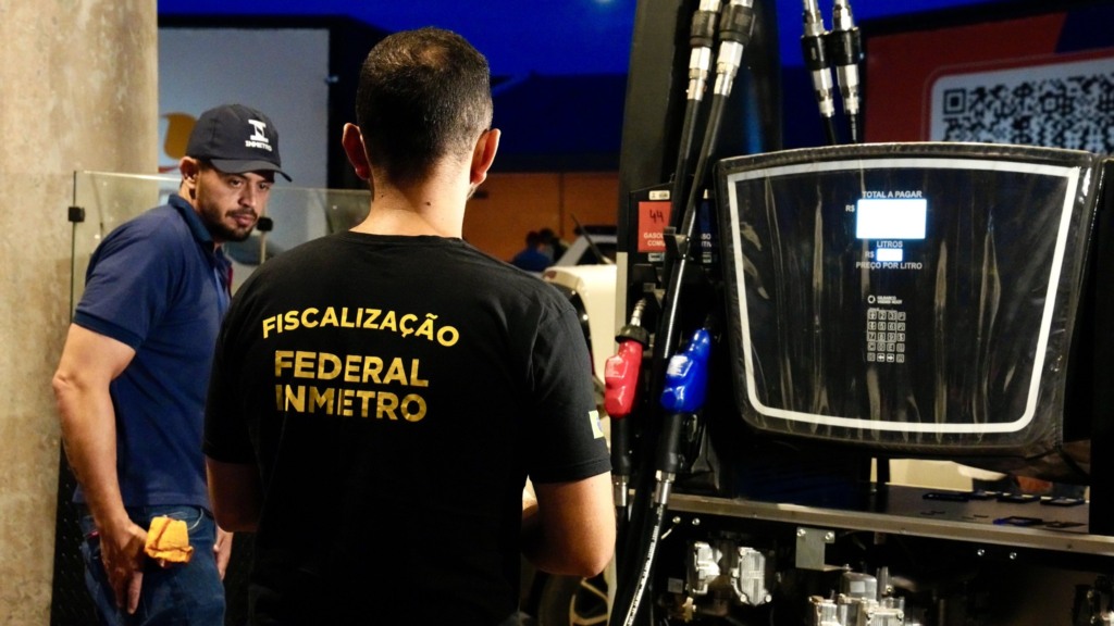 Segundo dia da Operação Tô de Olho encontra 148 irregularidades em postos de combustíveis