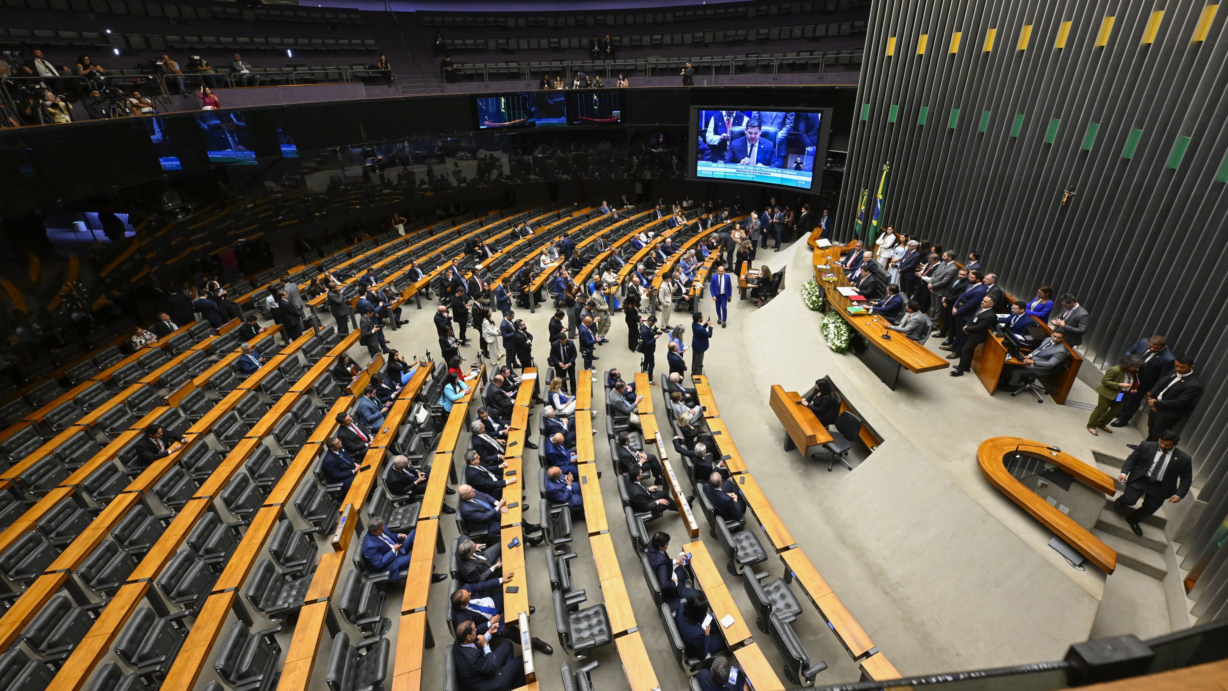 Senado aprova incentivos à indústria química e petroquímica com orçamento triplicado