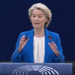 Ursula von der Leyen fala, à tribuna, durante sessão plenária do Parlamento Europeu, em Estrasburgo, na França, em 6 de outubro de 2025 (Foto Parlamento Europeu)