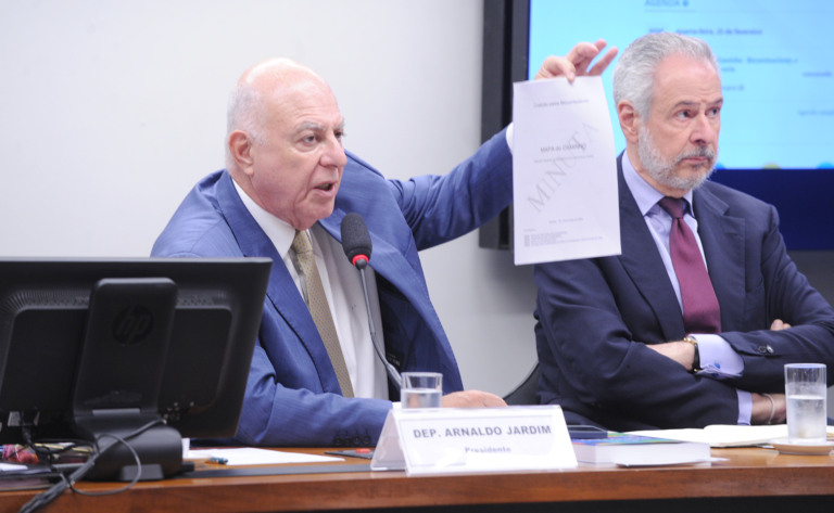 Coalizão propõe mapa do caminho com biocombustíveis como "a rota mais curta" (Foto: Renato Araújo/Câmara dos Deputados)