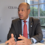 Flavio Ofugi em entrevista ao est&uacute;dio eixos na CERAWeek 2026, evento da S&P Global em Houston, em 25 de mar&ccedil;o (Foto eixos)