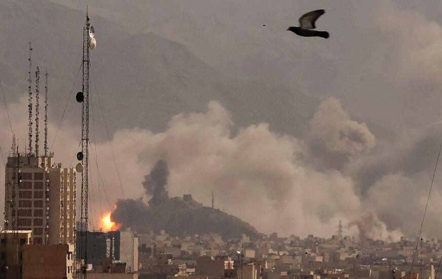 Irã diz que segurança do Estreito de Ormuz é ‘improvável’ sob ataques de EUA e Israel