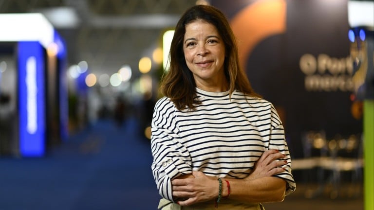 Marta Lahtermaher, diretora-geral da Organização Nacional da Indústria do Petróleo (Onip), fala ao estúdio eixos durante a Macaé Energy 2026, em 19 de março (Foto Bruno de Lima/agência eixos)