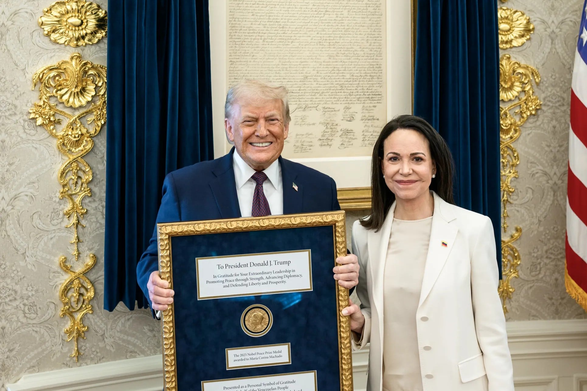 Corina Machado é ovacionada por executivos em Houston ao prometer privatizar petróleo da Venezuela