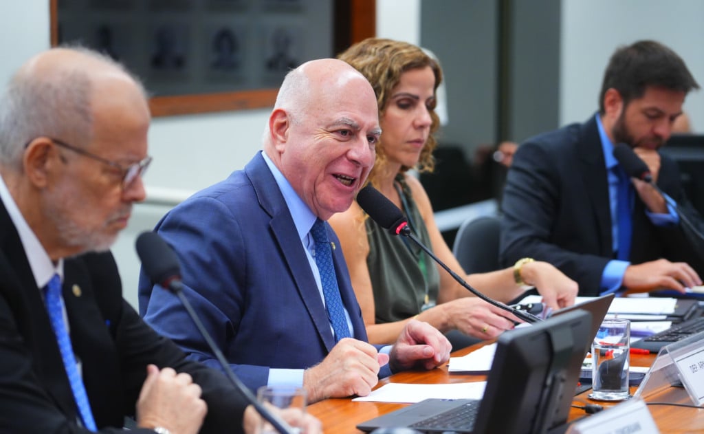 14/10/2025 - Na Comissão Especial sobre Transição Energética e Produção de Hidrogênio Verde, o deputado Arnaldo Jardim participa do Seminário Política Nacional de Minerais Críticos e Estratégicos (PL 2780/2024). Foto: Pablo Valadares/Câmara dos Deputados 14/10/2025 - Na Comissão Especial sobre Transição Energética e Produção de Hidrogênio Verde, o deputado Arnaldo Jardim participa do Seminário Política Nacional de Minerais Críticos e Estratégicos (PL 2780/2024). Foto: Pablo Valadares/Câmara dos Deputados