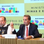 Ministro do Planejamento e Or&ccedil;amento, Bruno Moretti, e ministro de Minas e Energia, Alexandre Silveira em coletiva de imprensa. Foto: Divulga&ccedil;&atilde;o MME